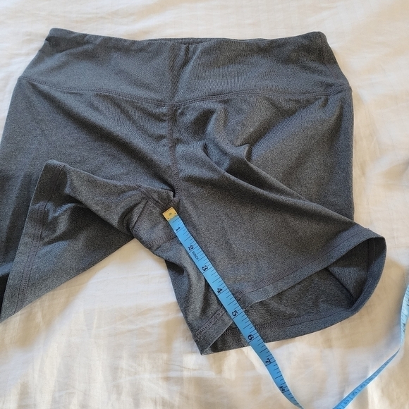 Womens Reebok athletic shorts 5" inseam size medium - Picture 4 of 5